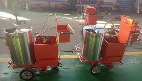 熱熔劃線一體機(jī)和傳統(tǒng)劃線機(jī)的區(qū)別？